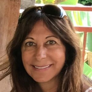 Meet your Posher, Dana